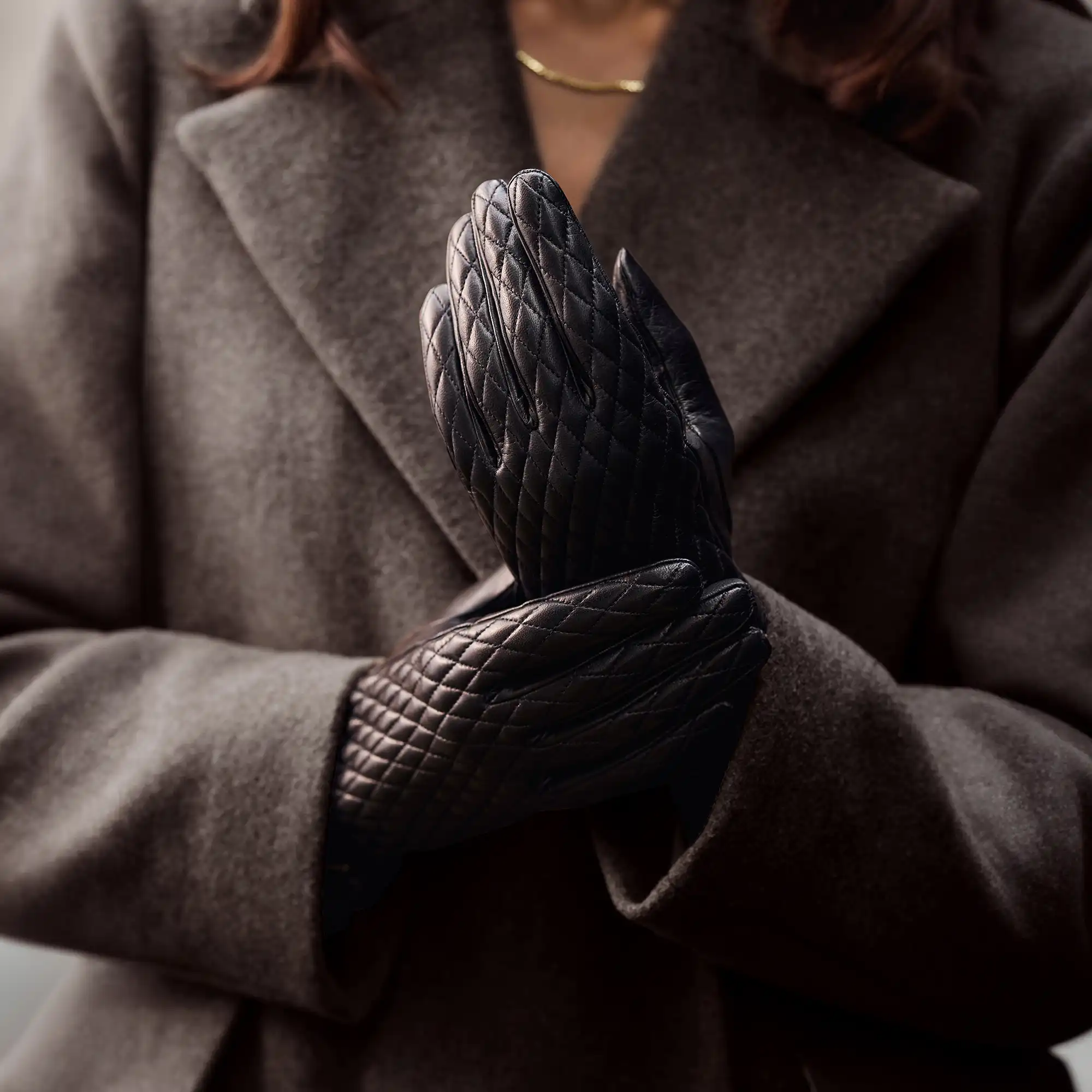 Isabel Bernard Honoré Rosette black goatskin leather gloves IB67002-301-6.5 - Image 2