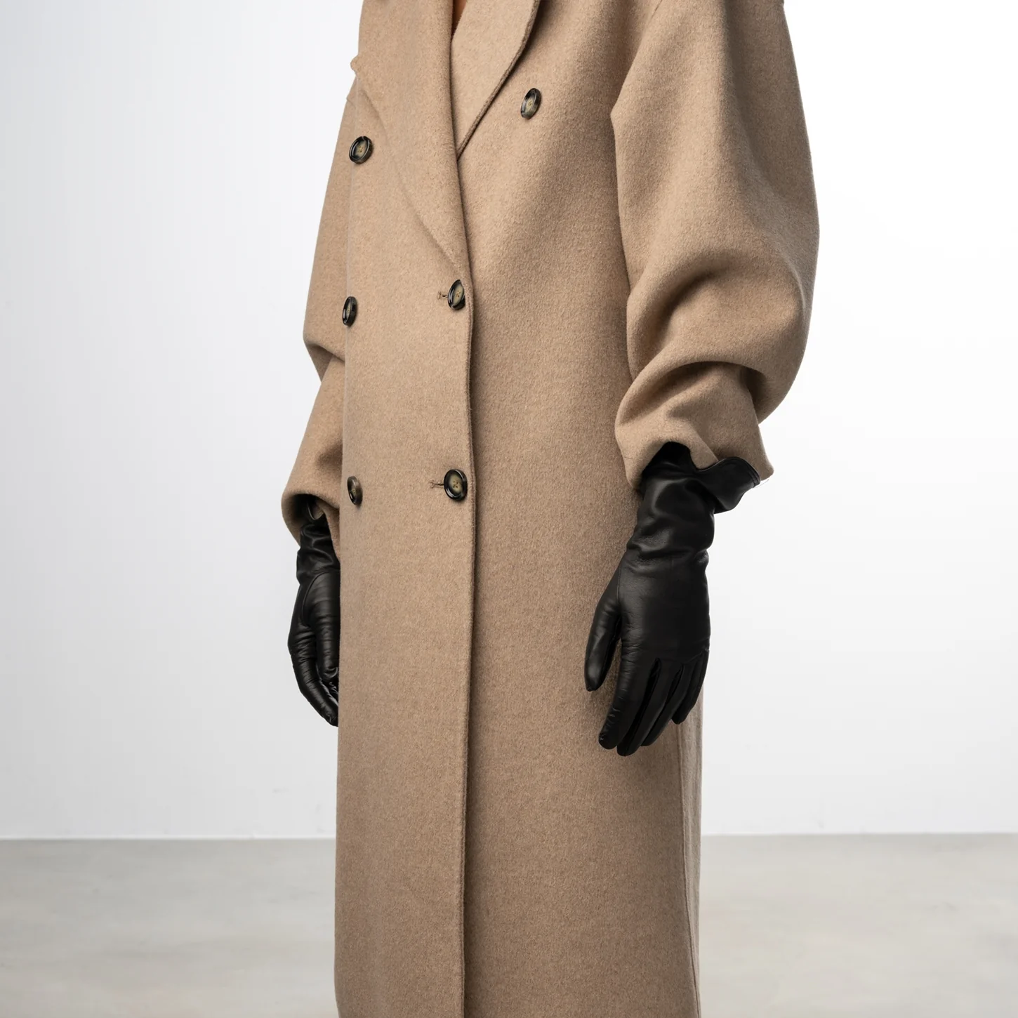 Isabel Bernard Honoré Sylvie black goatskin leather gloves IB67004-301-6.5 - Image 3