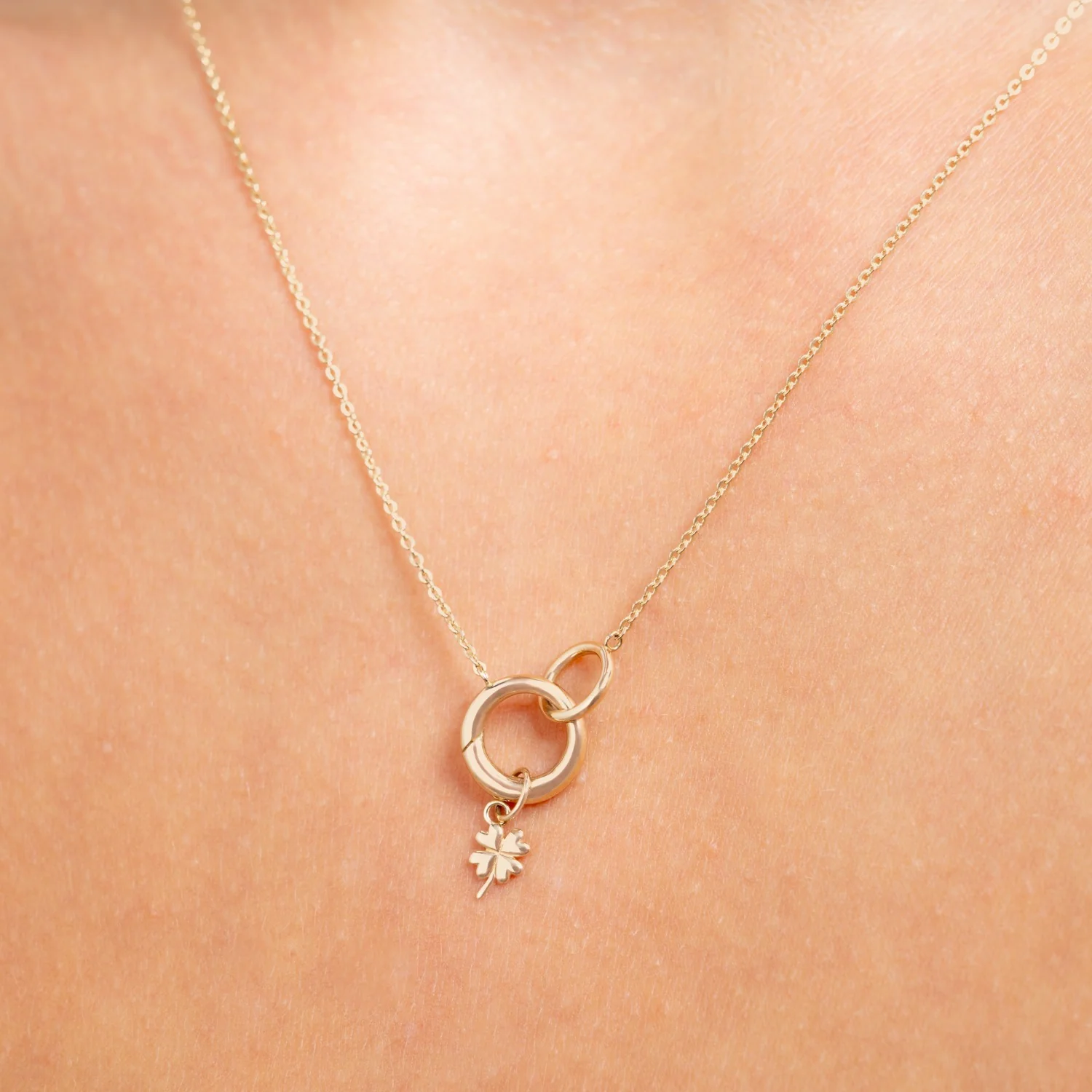 Isabel Bernard Le Marais Clover 14 karat gold charm IB350059 - Image 2
