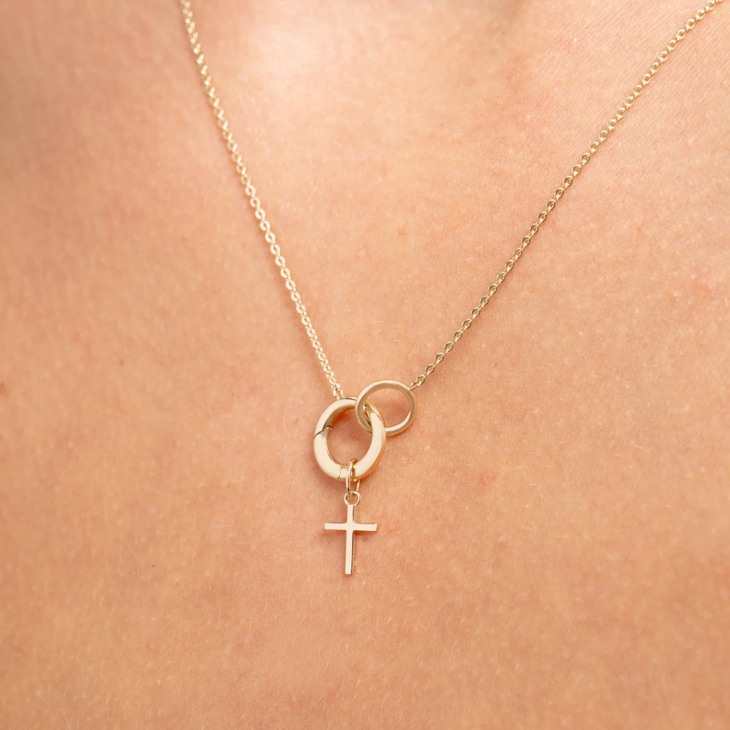 Isabel Bernard Le Marais Cross 14 karat gold charm IB350057 - Image 2