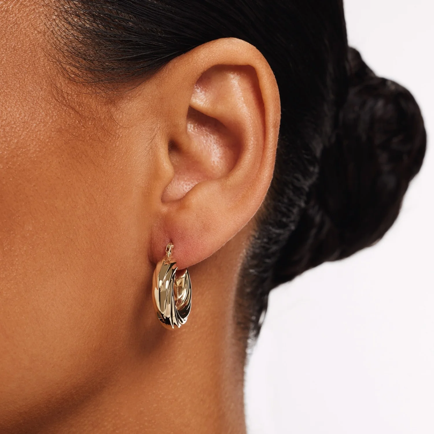 Isabel Bernard Rivoli Belle 14 karat gold hoop earrings IB360276 - Image 3