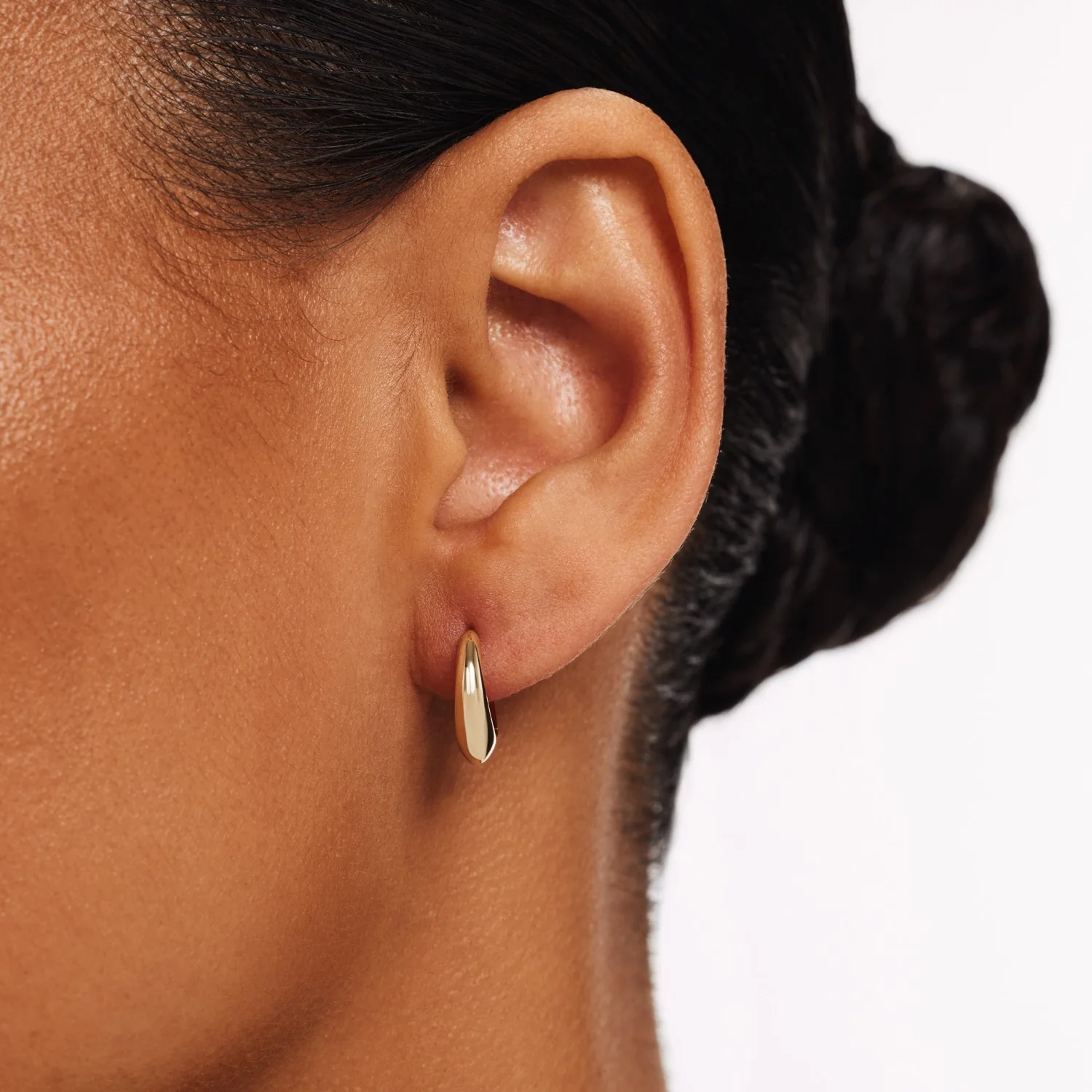 Isabel Bernard Rivoli Delene 14 karat gold hoop earrings IB360279 - Image 3