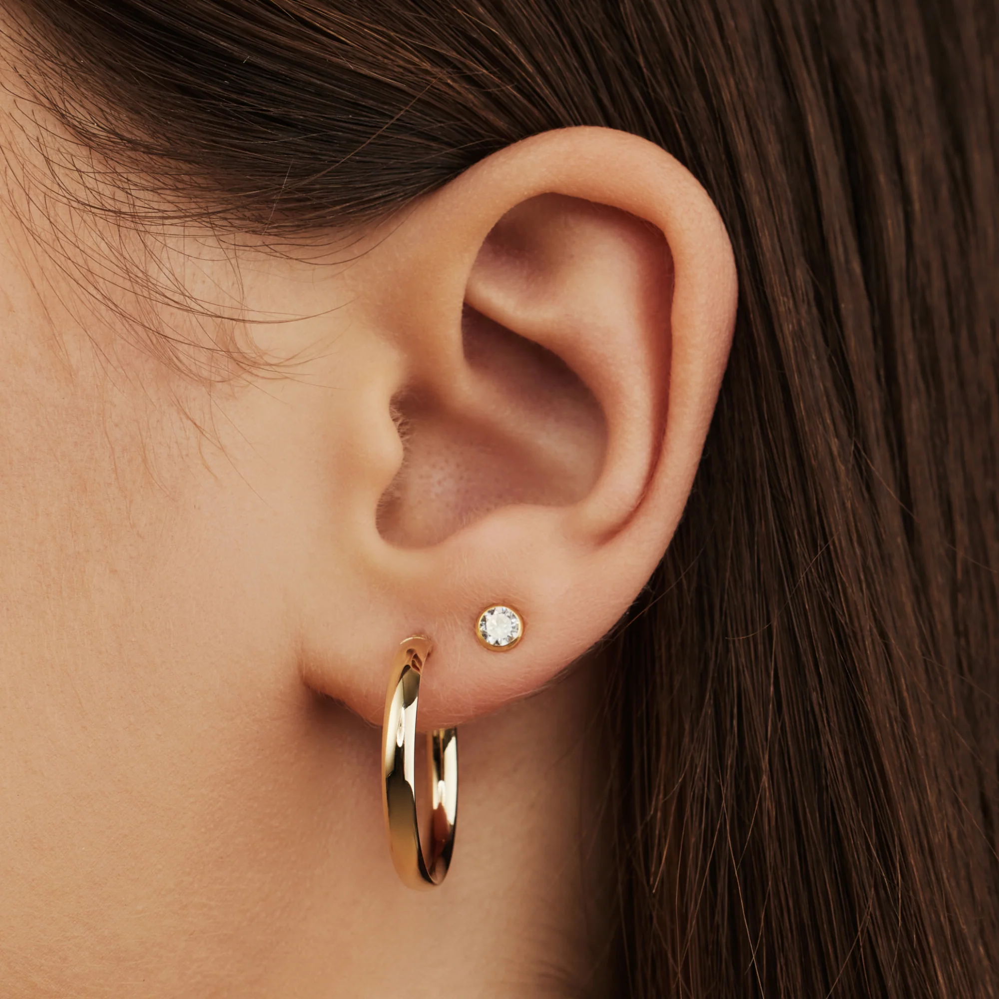 Isabel Bernard Rivoli Estrella 14 Carat Golden Hoop Earrings IB360126 - Image 2