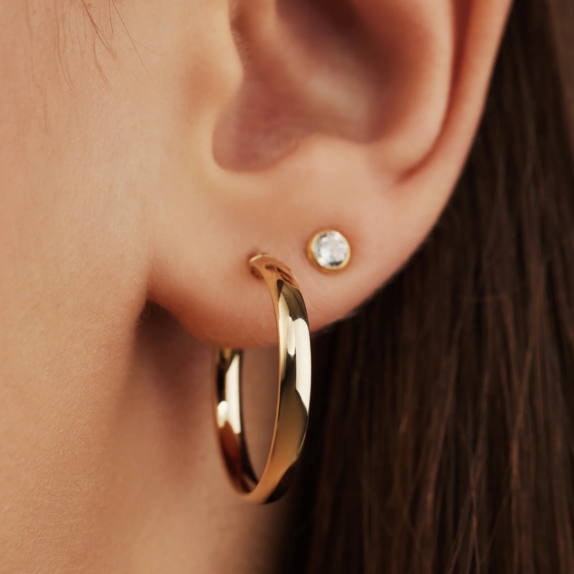 Isabel Bernard Rivoli Estrella 14 Carat Golden Hoop Earrings IB360126 - Image 3
