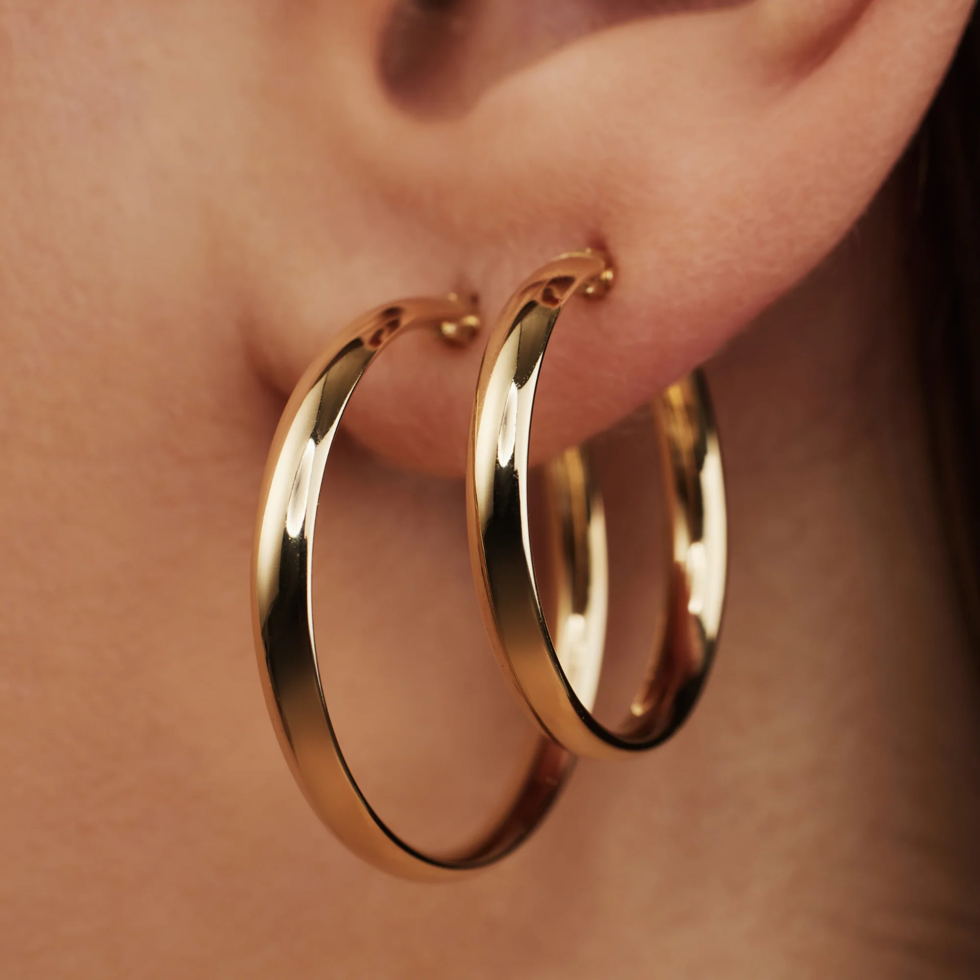 Isabel Bernard Rivoli Estrella 14 Carat Golden Hoop Earrings IB360126 - Image 5