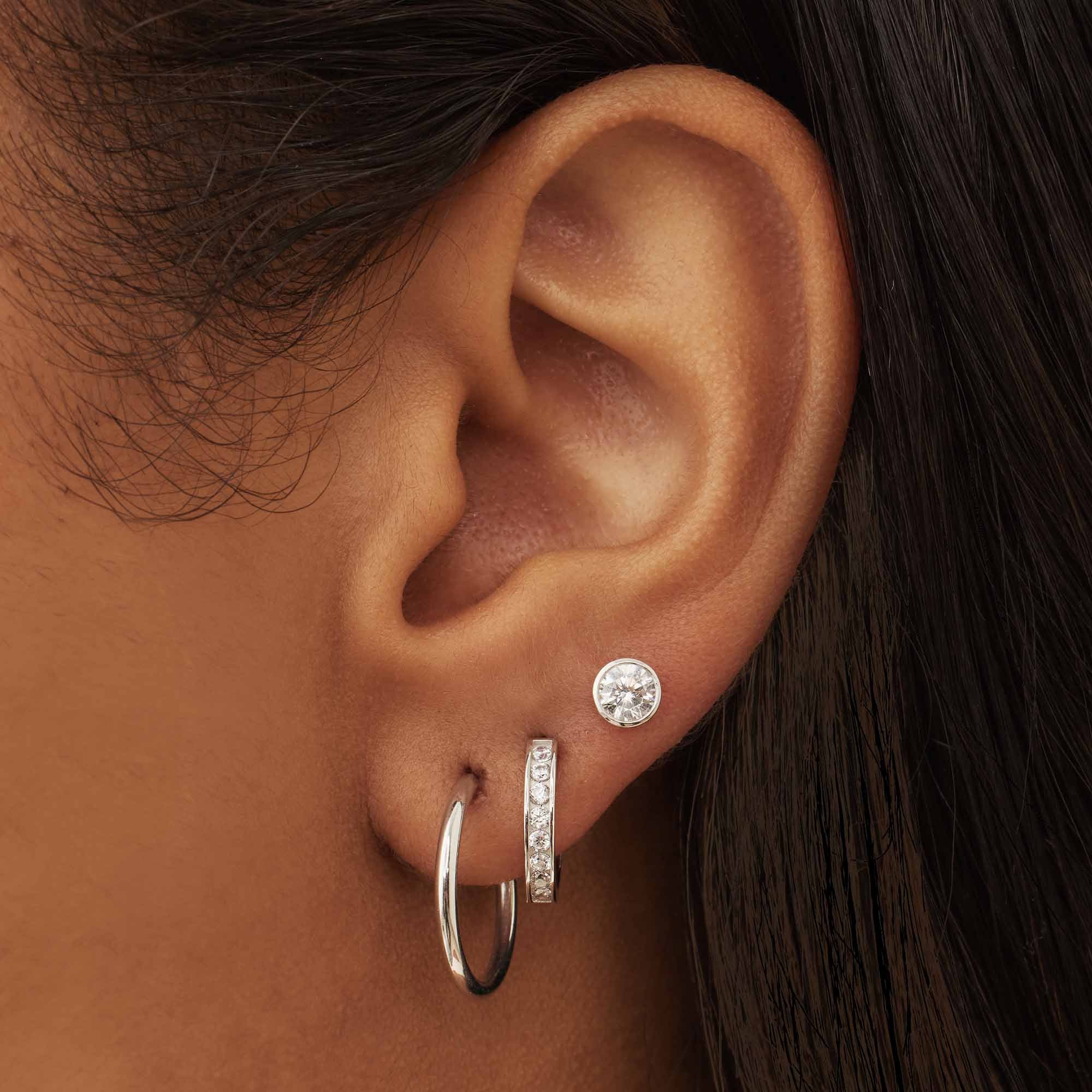 Isabel Bernard Saint Germain Cerise 14 Carat Whitegold Hoop Earrings IB360170 - Image 2