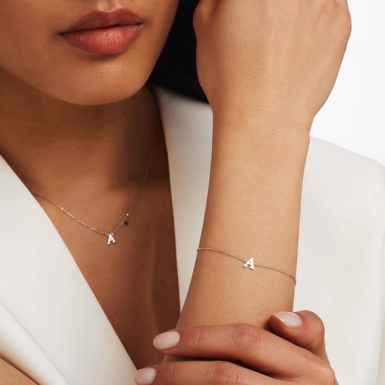 Isabel Bernard Saint Germain Chloé 14 Carat Whitegold Initial Necklace IB340061-A - Image 4