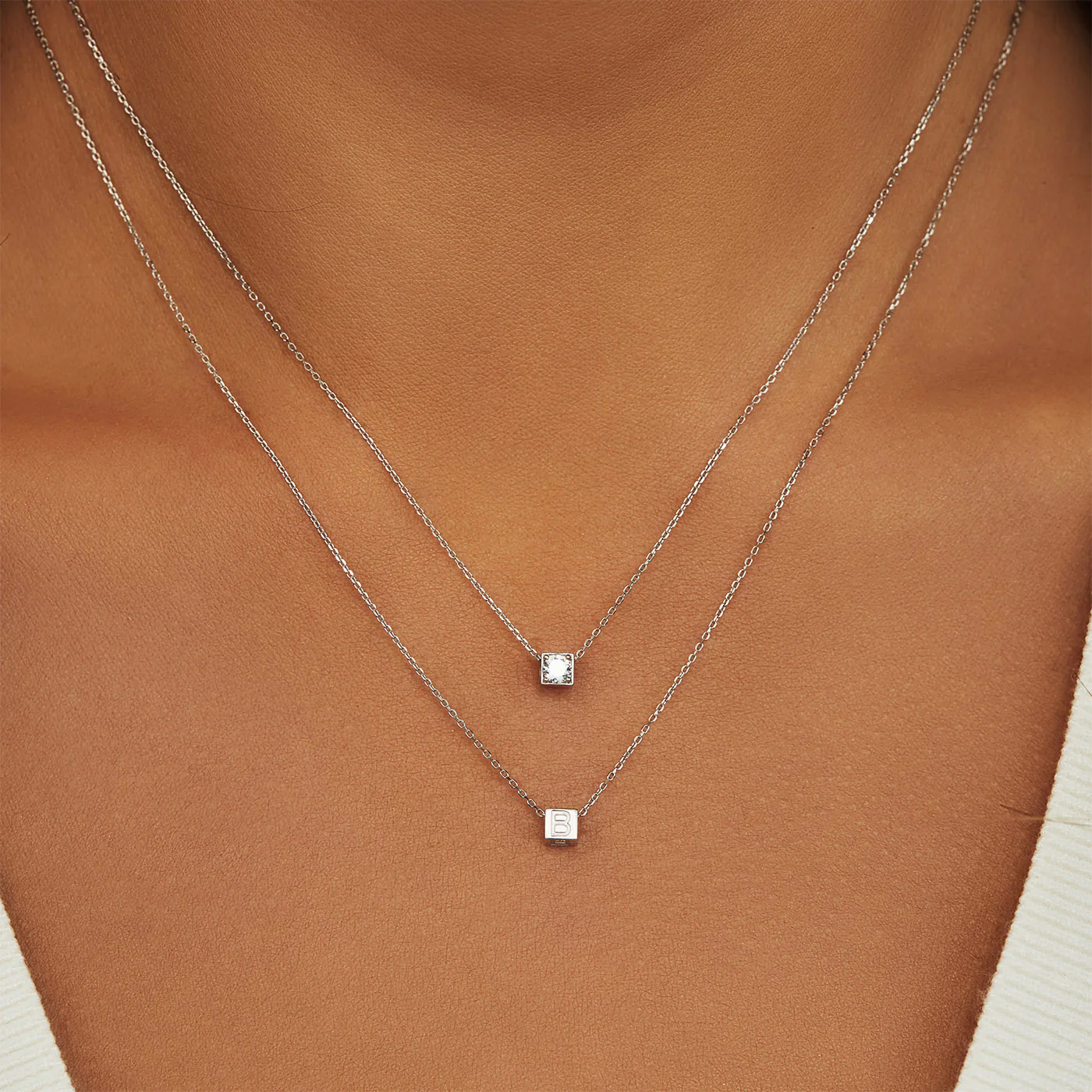 Isabel Bernard Saint Germain Felie 14 Carat Whitegold cube Charm IB350051 - Image 2