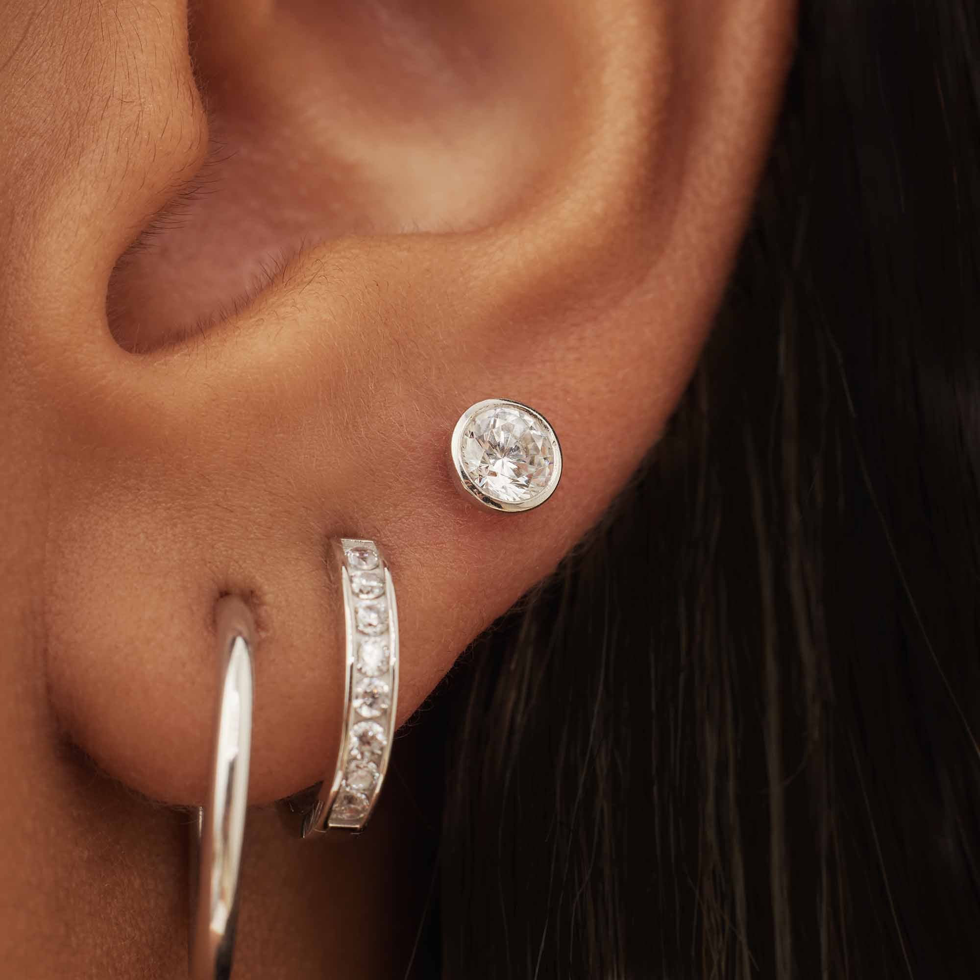 Isabel Bernard Saint Germain Juliette 14 Carat Whitegold Ear Studs IB360206 - Image 3