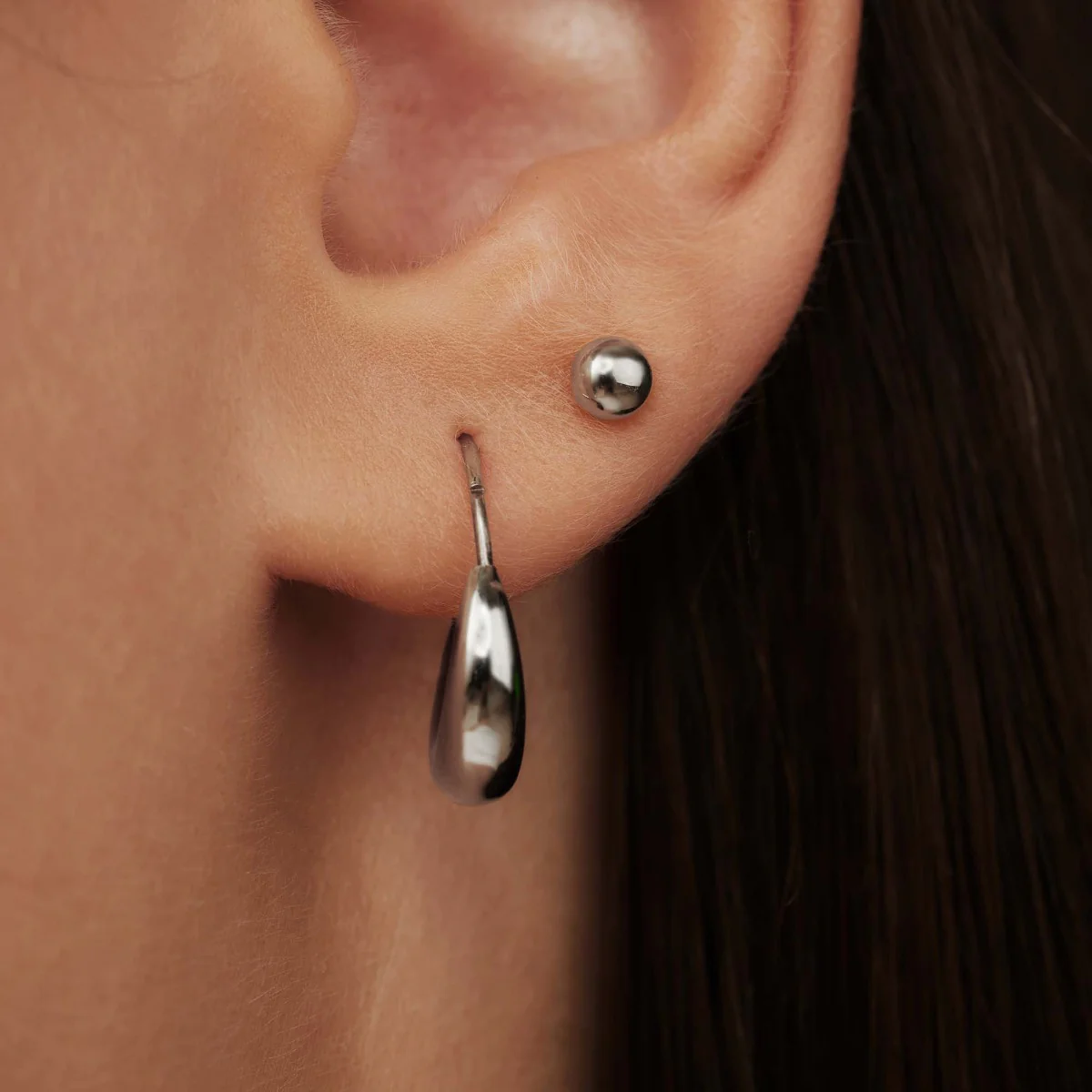 Isabel Bernard Saint Germain Nadie 14 karat white gold ear studs with sphere IB360275 - Image 4