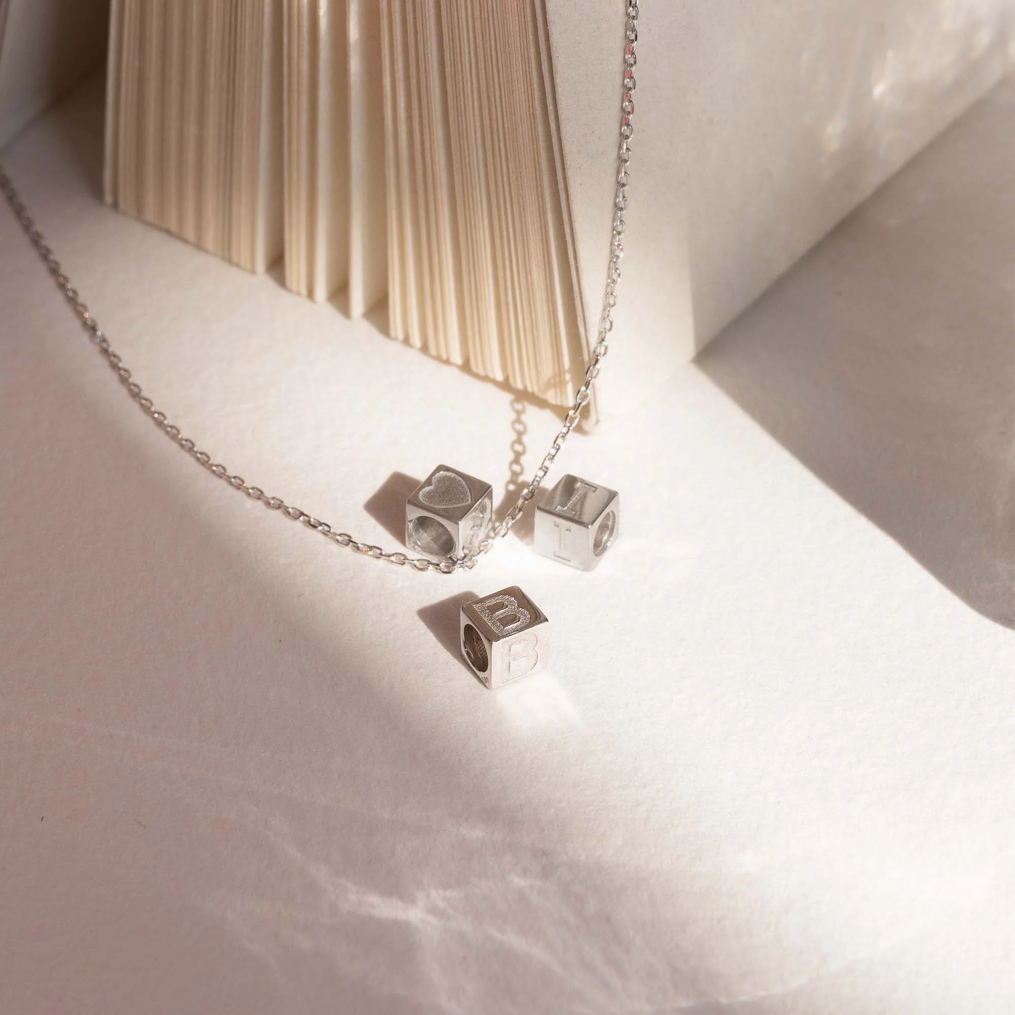 Isabel Bernard Saint Germain Nicole 14 Carat Whitegold Necklace IB340119 - Image 6
