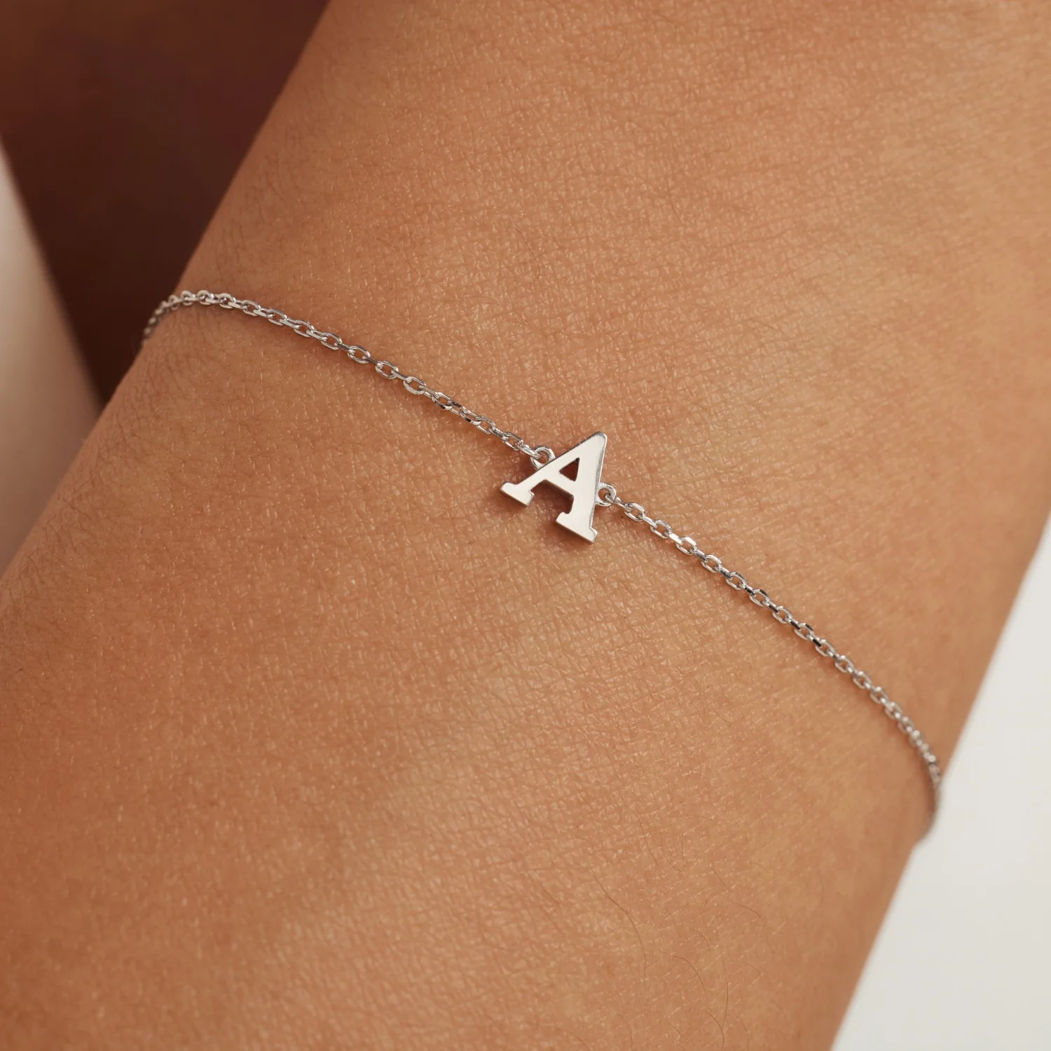 Isabel Bernard Saint Germain Rachel 14 Carat Whitegold Initial Bracelet IB320041-Z - Image 2