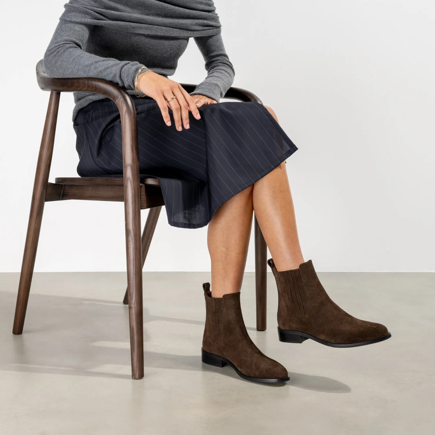 Isabel Bernard Vendôme Chey Brown Suede Leather Chelsea Boots IB53012-130-38 - Image 2