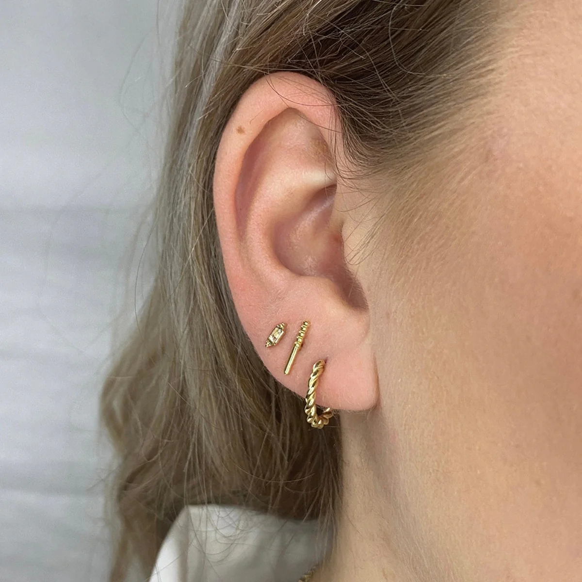 Jackie Gold 14 karat gold Ear Stud JKE22.252 - Image 2