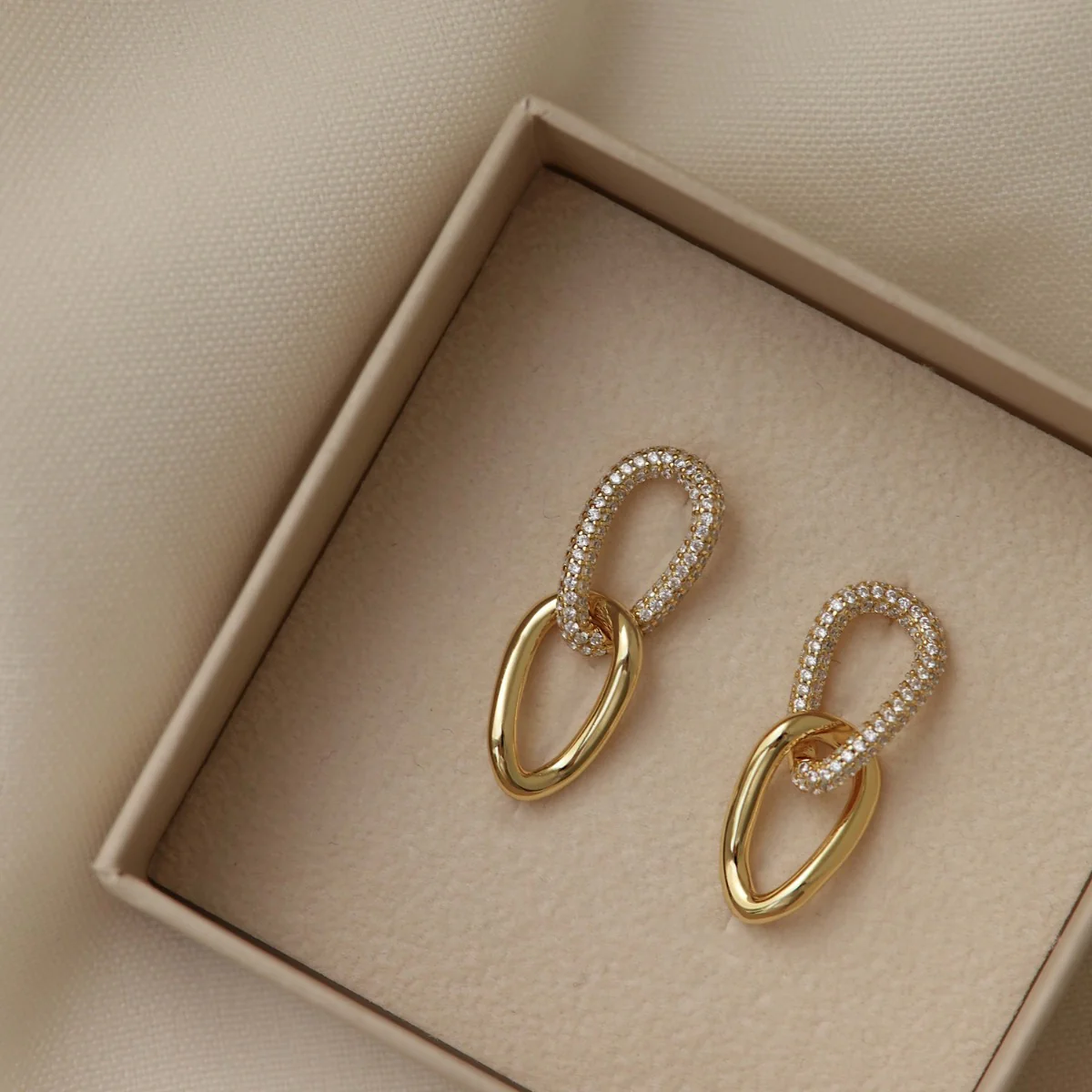 Karma 14 karat gold plated Ear Stud X125GP - Image 3