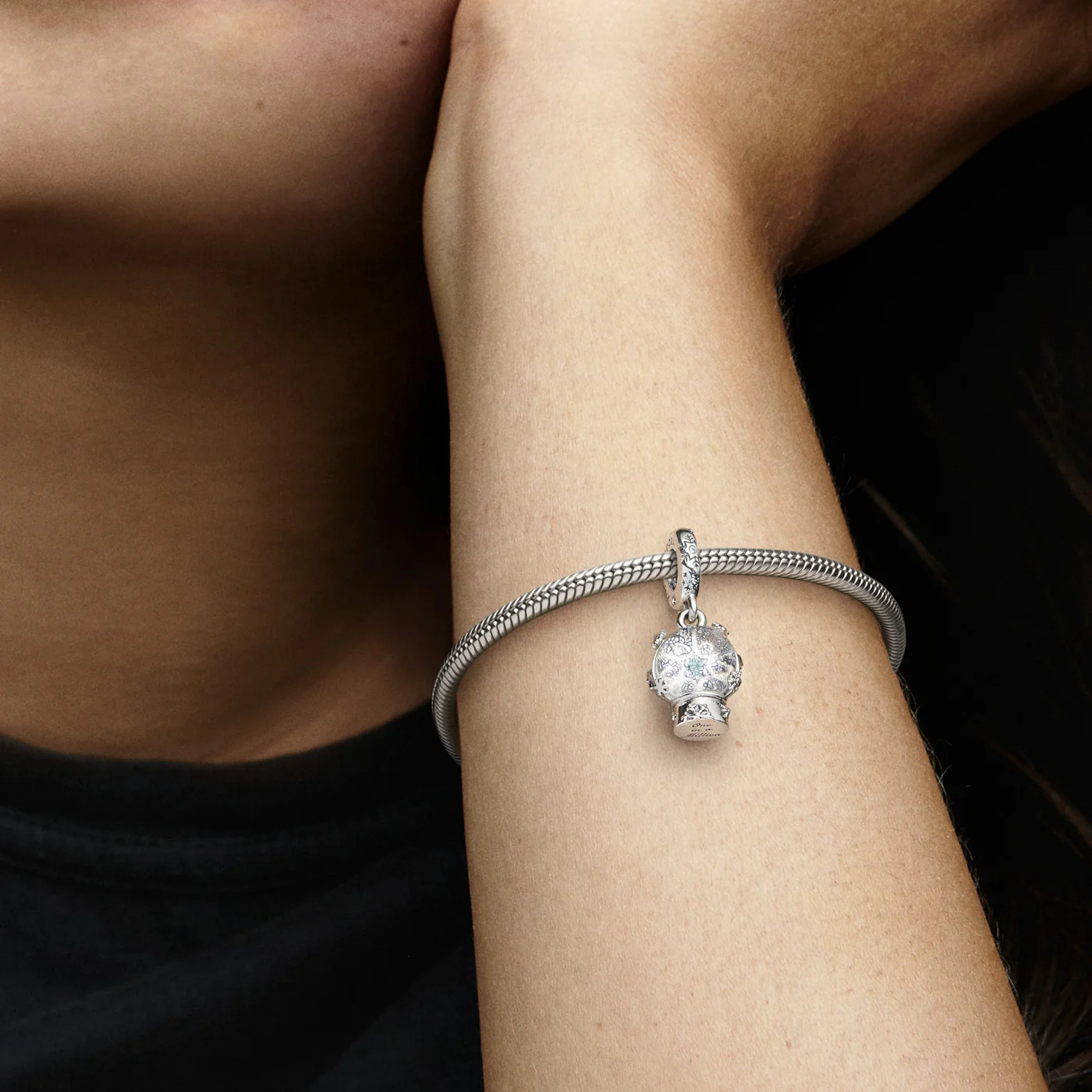 Pandora Moments 925 Sterling Silver Snowflake Snowglobe Charm 792369C01 - Image 2