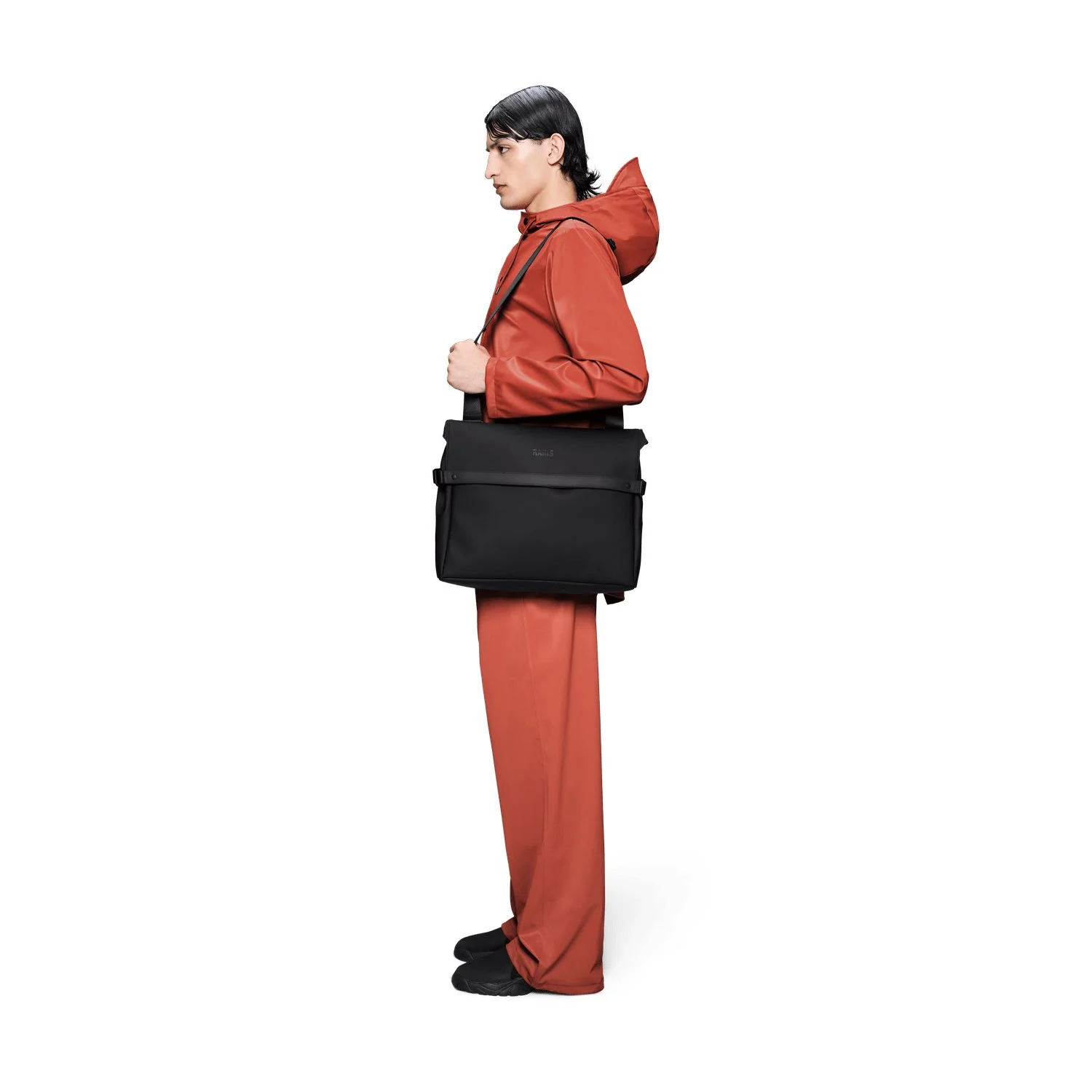 Rains OTG Black Messenger Bag R16400-01 - Image 2