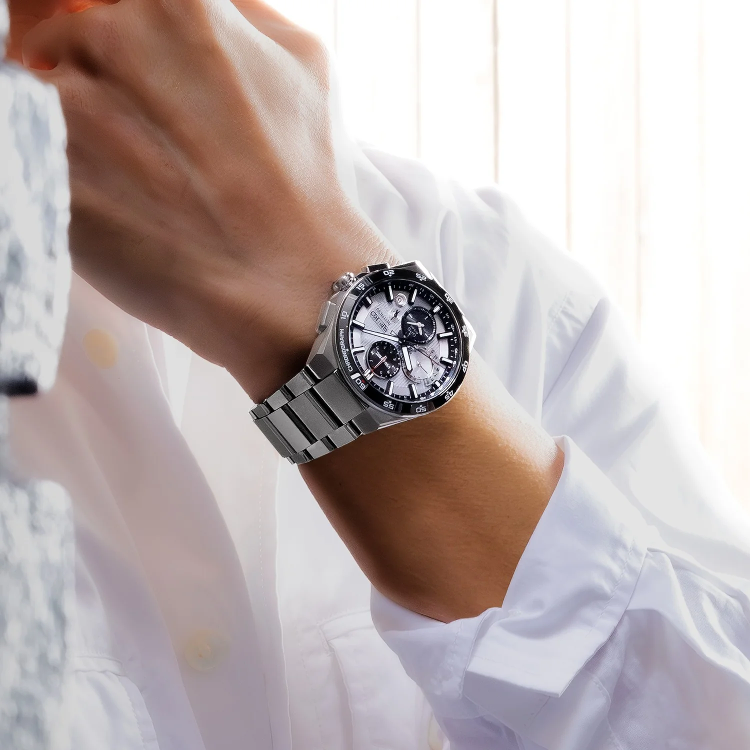 Seiko Astron Solar Watch SSH153J1 - Image 5