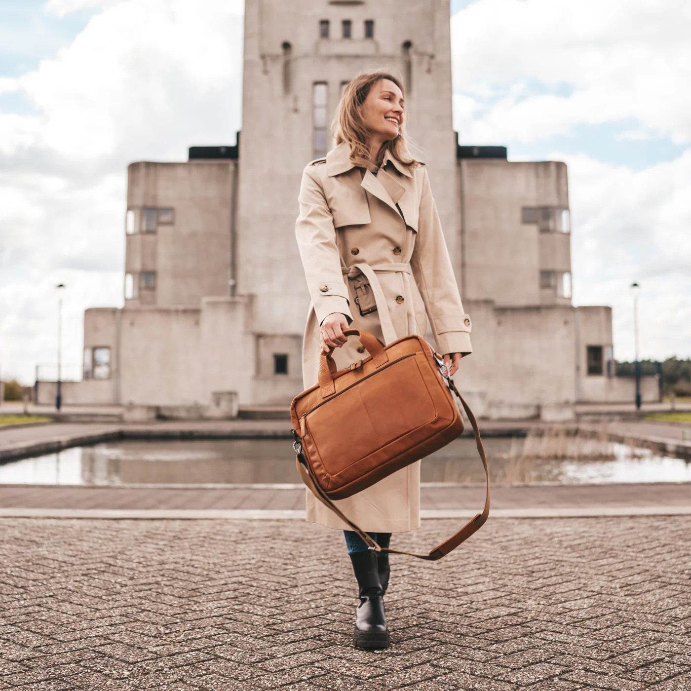 The Chesterfield Brand Calvi Cognac Laptop Bag C40.103331 - Image 6