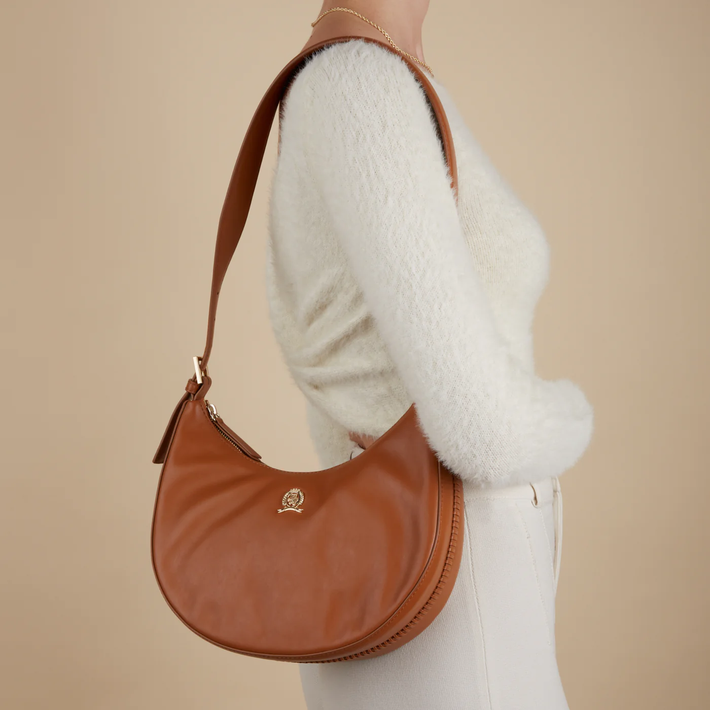 Tommy Hilfiger Crest Brown Shoulder Bag AW0AW152290HE - Image 2