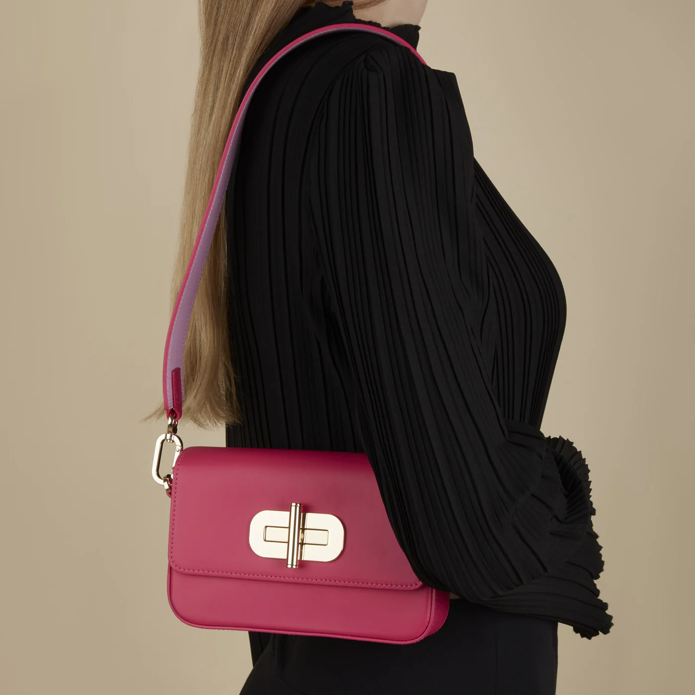 Tommy Hilfiger Pink Shoulder Bag AW0AW15091T1K - Image 2