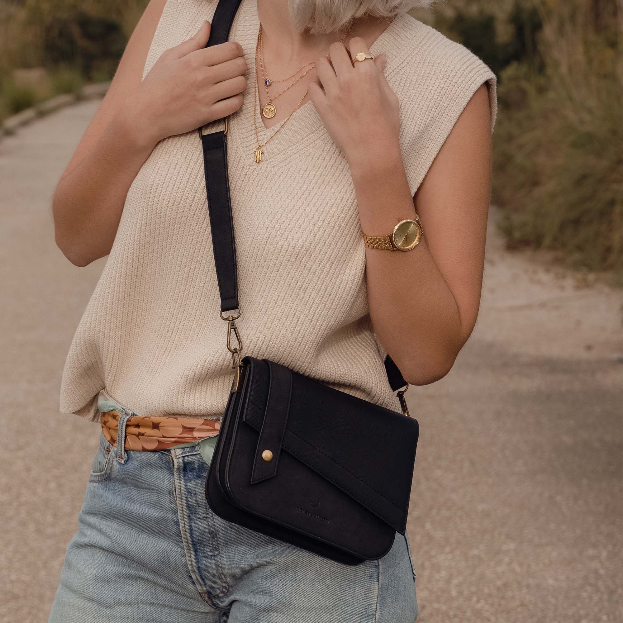 Violet Hamden Essential Bag Black Crossbody bag VH22017 - Image 3
