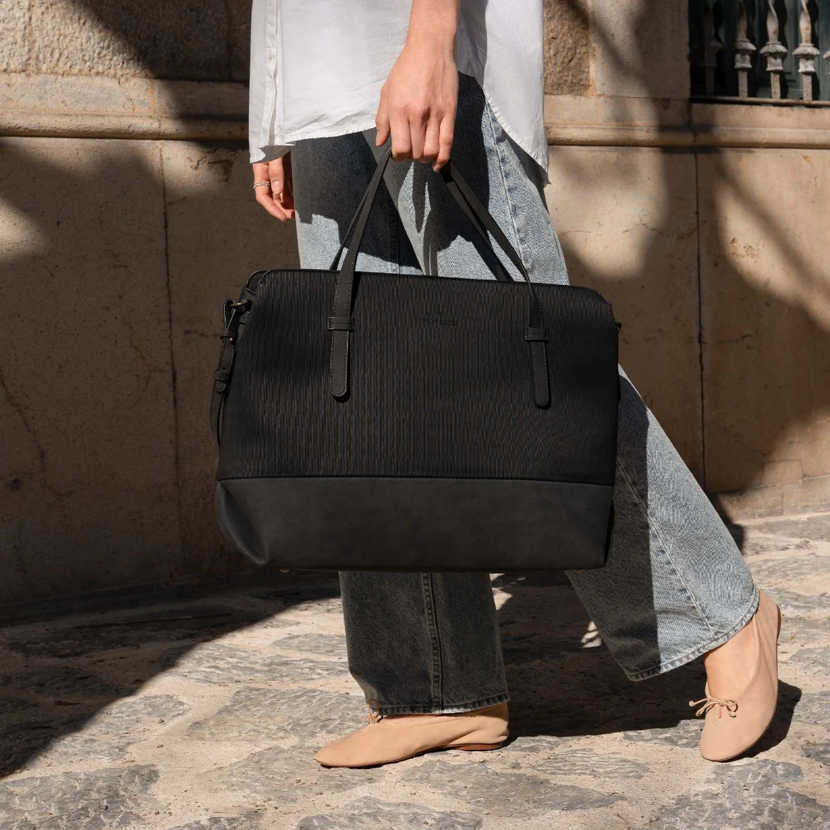 Violet Hamden Essential Bag Black Shoulder bag VH25034 - Image 3
