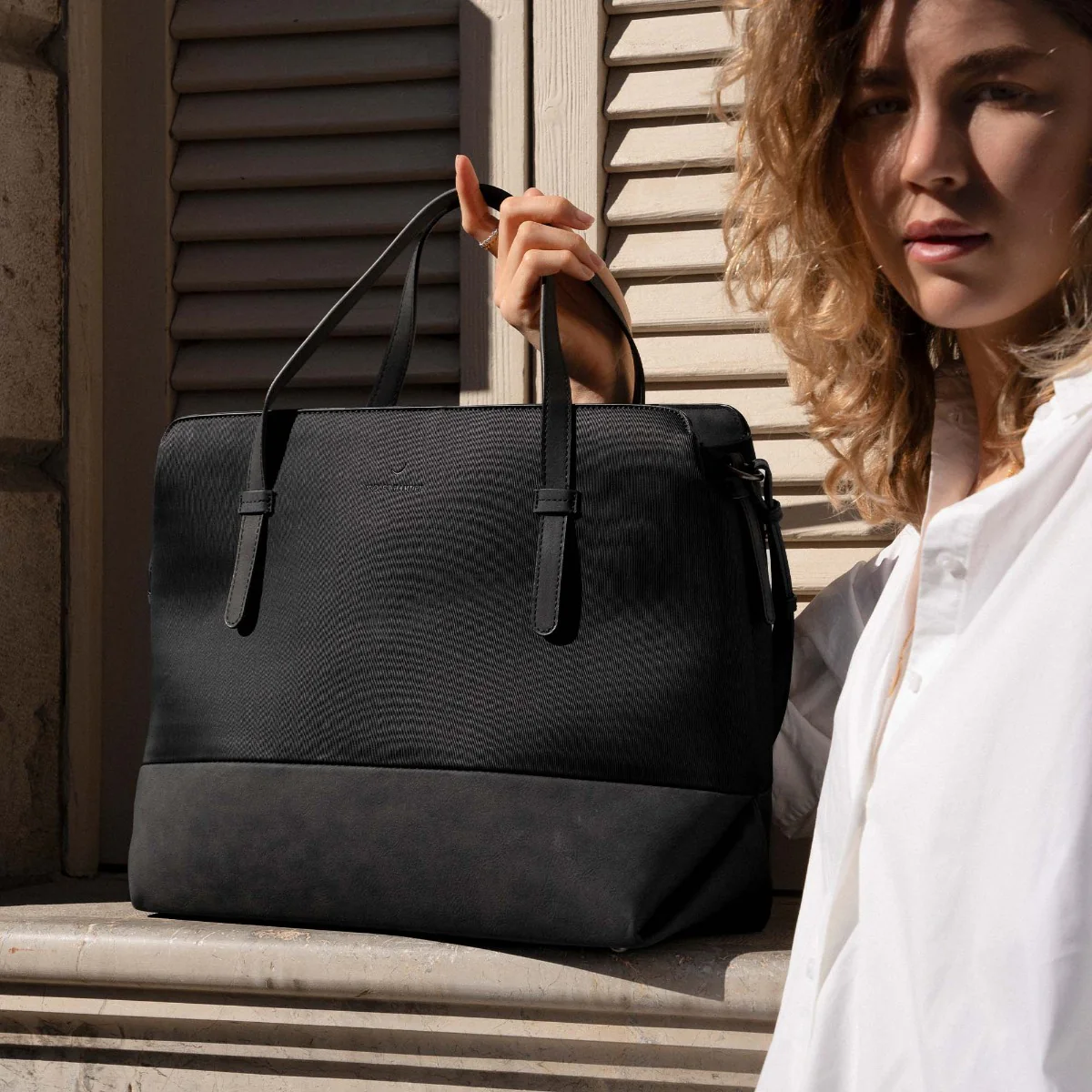 Violet Hamden Essential Bag Black Shoulder bag VH25034 - Image 4