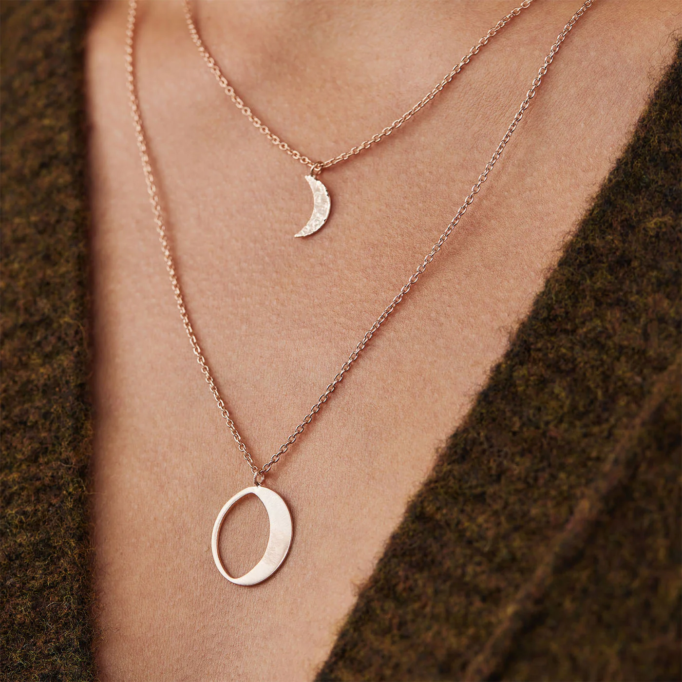 Violet Hamden Luminous Luna Rosegold Necklace VH10105 (Adjustable between 40-50 cm) - Image 4