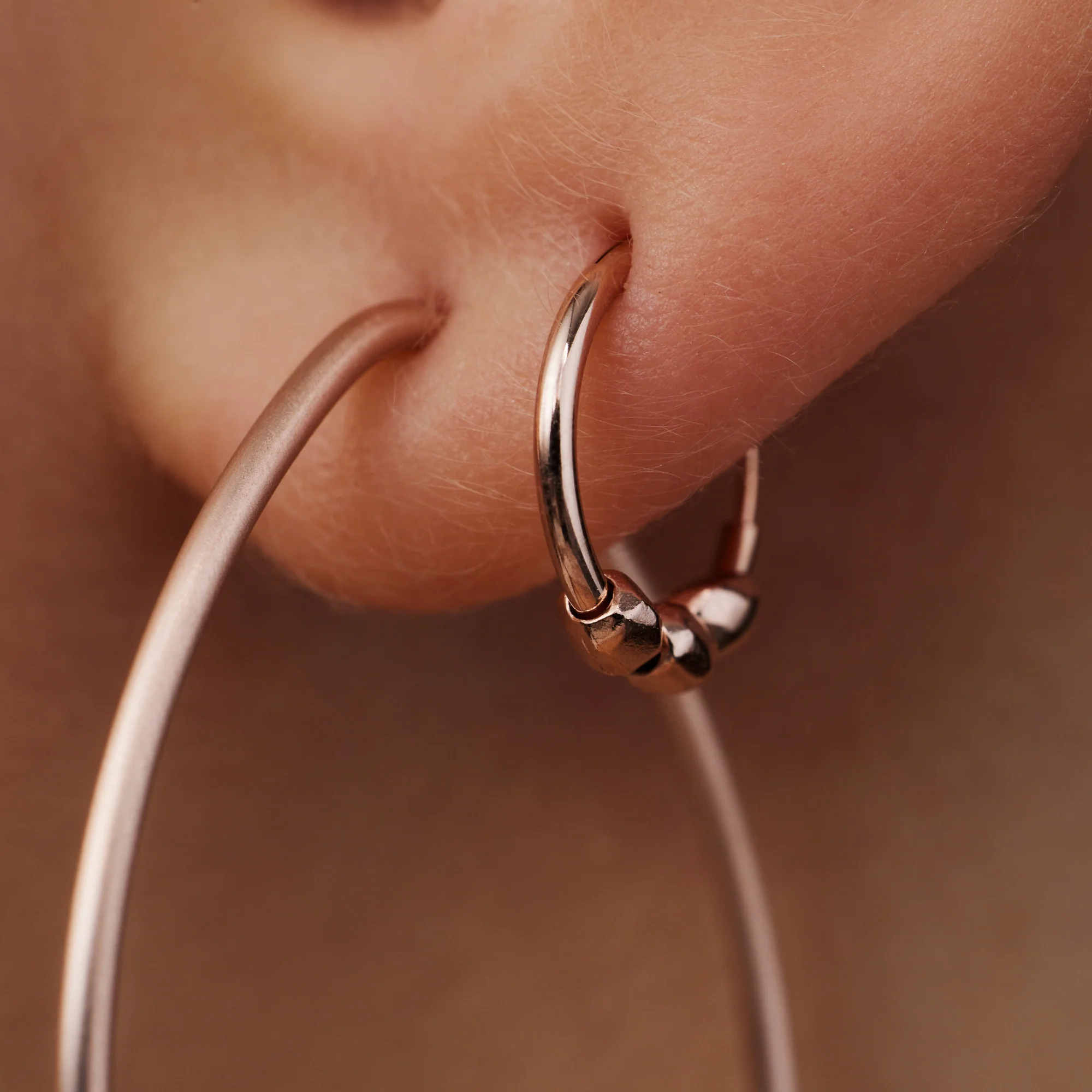 Violet Hamden Sisterhood Feminine 925 sterling Silver Roesgoldcoloured Hoop Earrings VH360037 - Image 2