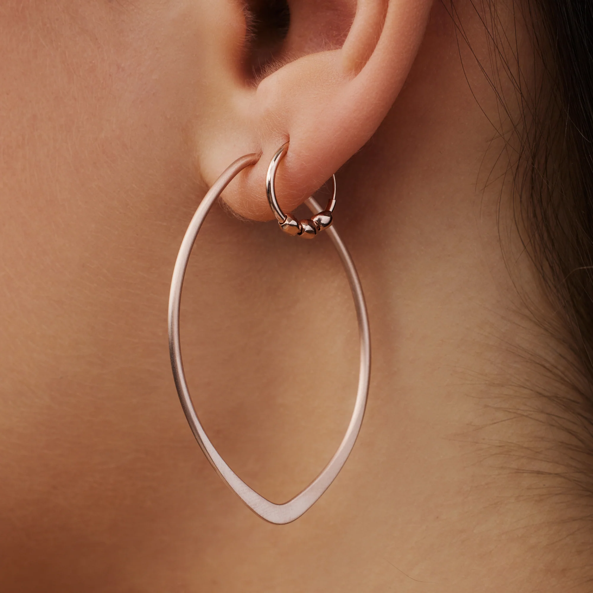 Violet Hamden Sisterhood Feminine 925 sterling Silver Roesgoldcoloured Hoop Earrings VH360037 - Image 4